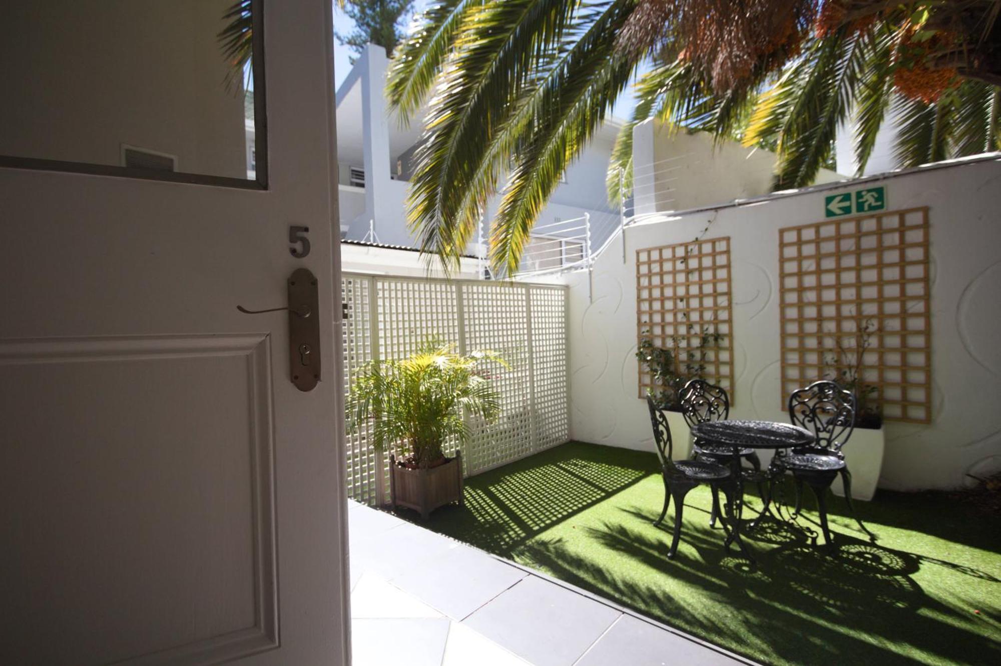 เดอะ ทรี บูติค โฮเต็ล Bed & Breakfast เคปทาวน์ ภายนอก รูปภาพ